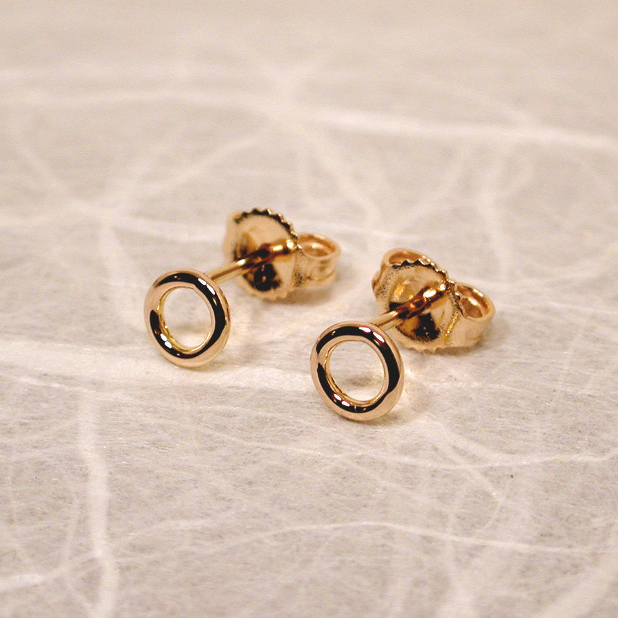 5mm 18k gold open circle stud earrings high polish yellow gold