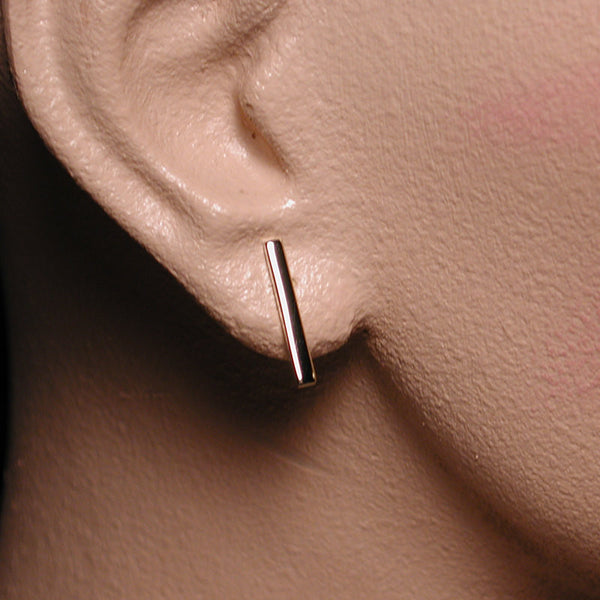 18k yellow gold bar earrings 15mm