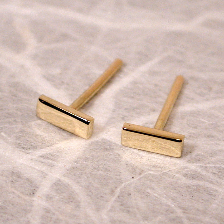 18k yellow gold bar studs 5x2