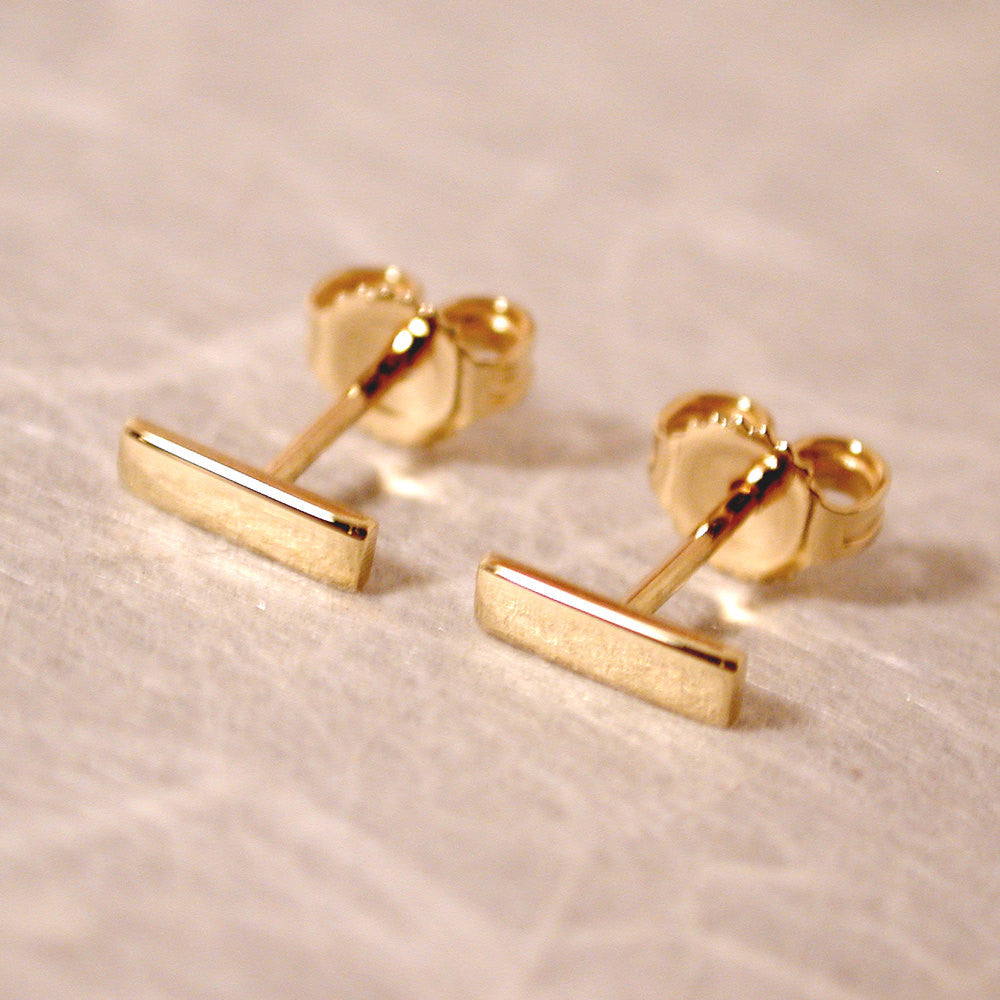 18k yellow gold bar stud earrings 7mm